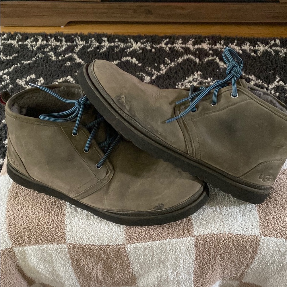 UGG Men's Tan Chukka Boots with Blue Laces